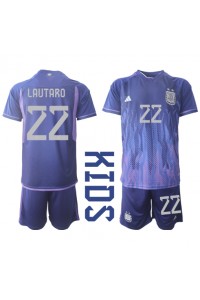 Argentiina Lautaro Martinez #22 Jalkapallovaatteet Lasten Vieraspeliasu MM-kisat 2022 Lyhythihainen (+ Lyhyet housut)